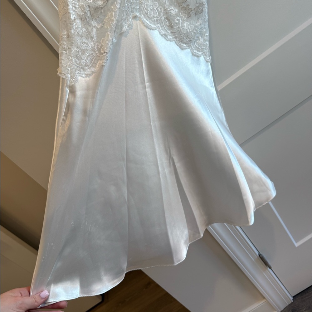 Elegant Satin Lace Slip - white - Picture 7 of 9
